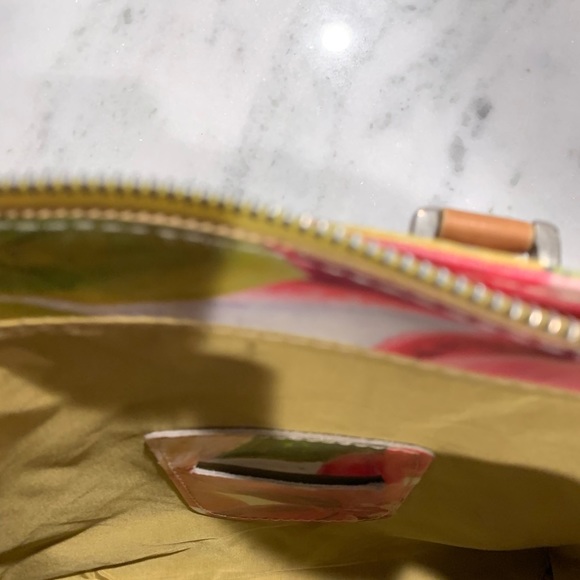 Leather Italian handbag, in bright flower motif. - Picture 6 of 8